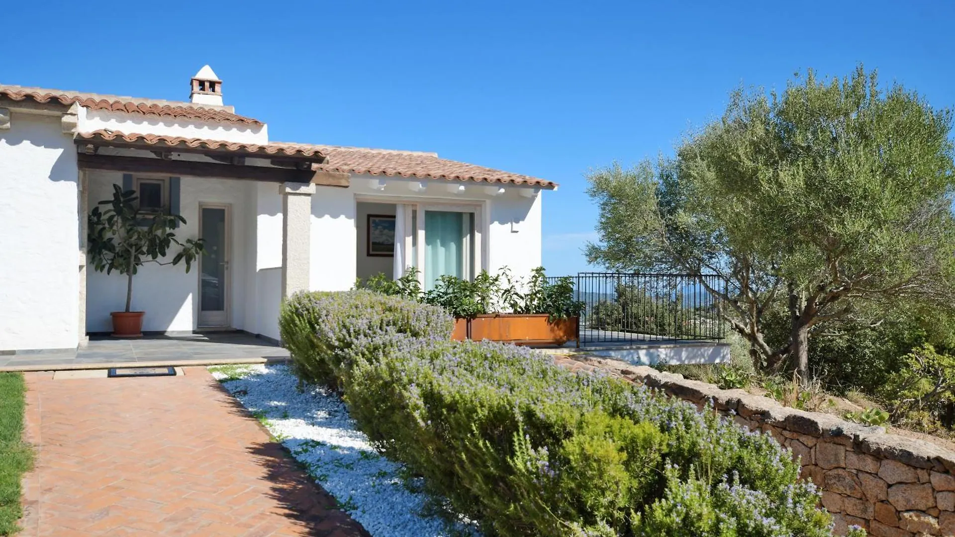 Stanza In Villa Amaca Angolo Di Paradiso Piscina Riscaldata E Sauna Raggi Infrarossi Arzachena 0*,  Italien