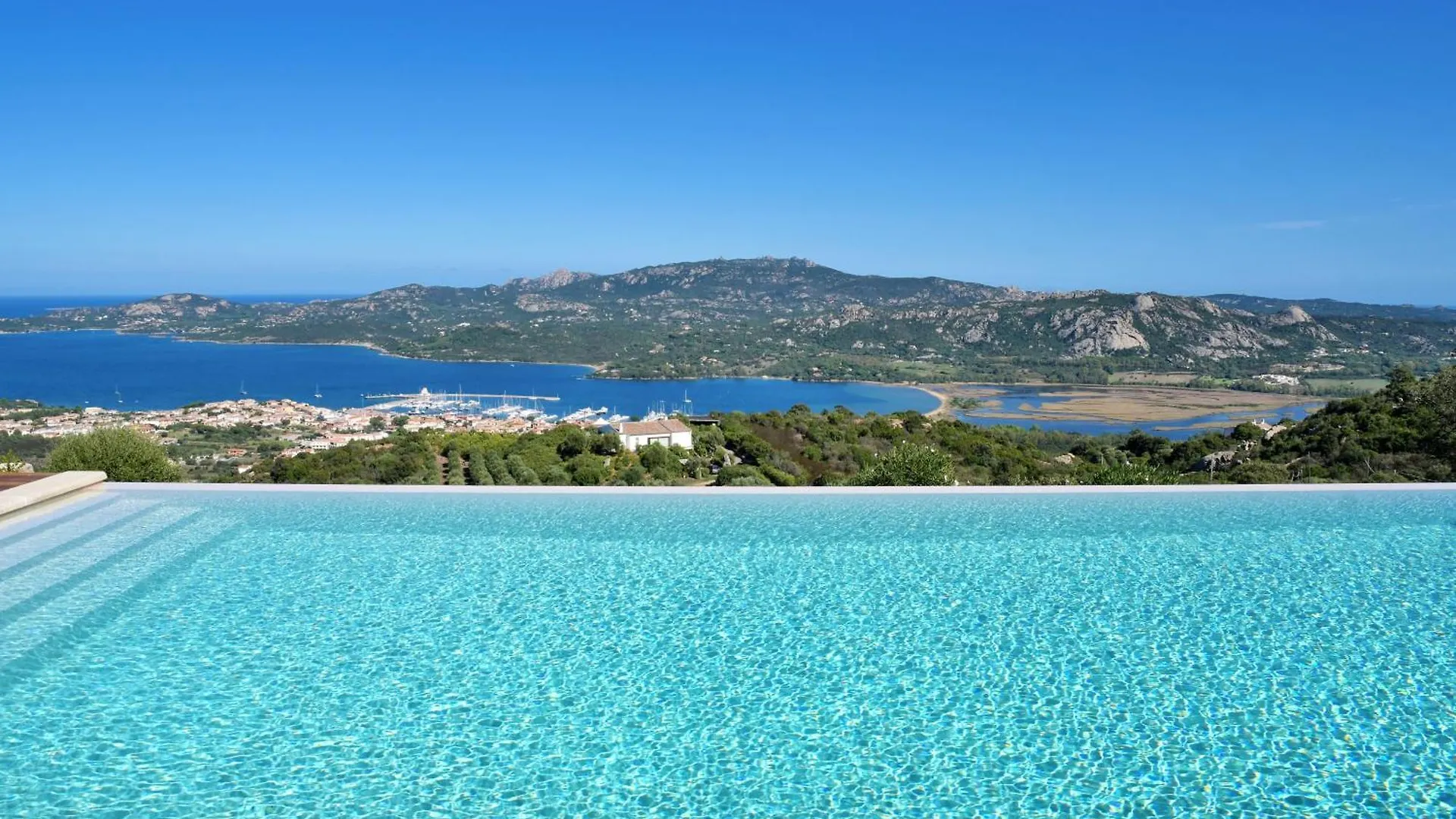 Stanza In Villa Amaca Angolo Di Paradiso Piscina Riscaldata E Sauna Raggi Infrarossi Arzachena Gæstehus